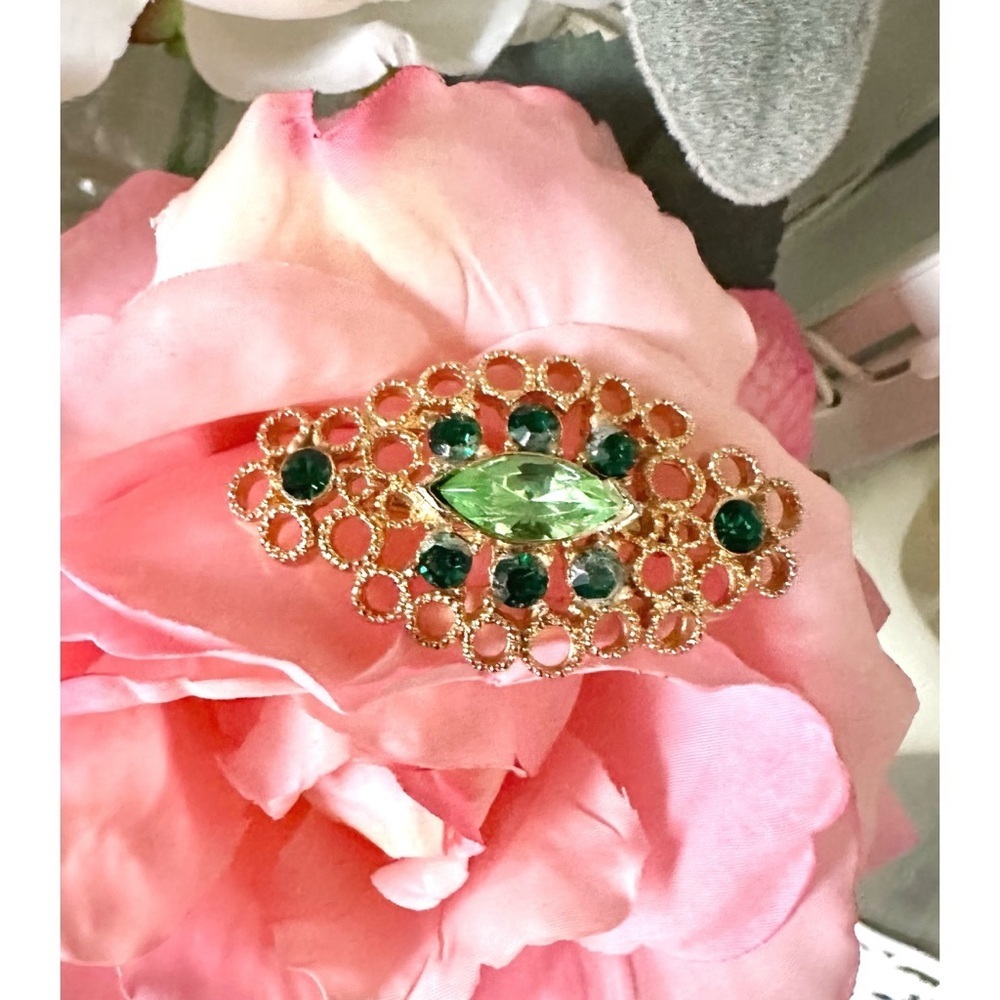 Vintage Gorgeous green & gold rhinestone brooch